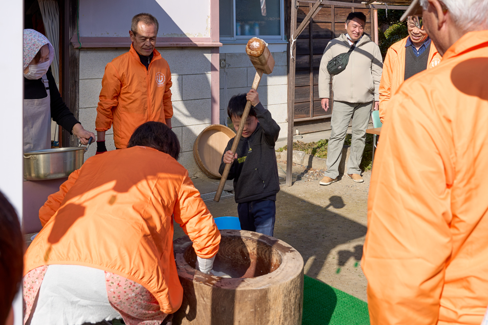 恒例の餅つき会を開催しました